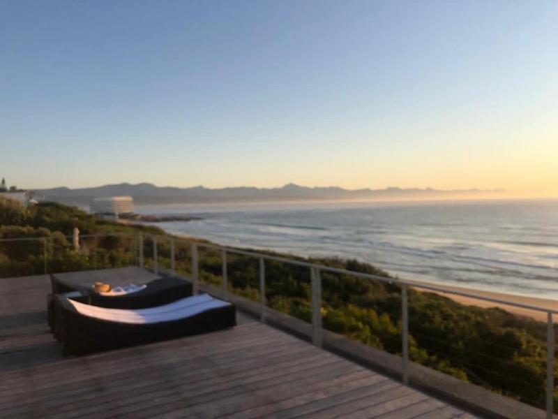 To Let 8 Bedroom Property for Rent in Beachy Head Western Cape